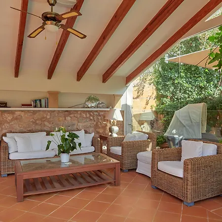 Son Sant Jordi Готель